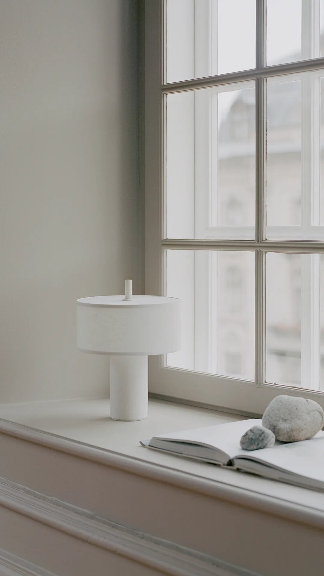 NEW WORKS MARGIN – Portable Table Lamp