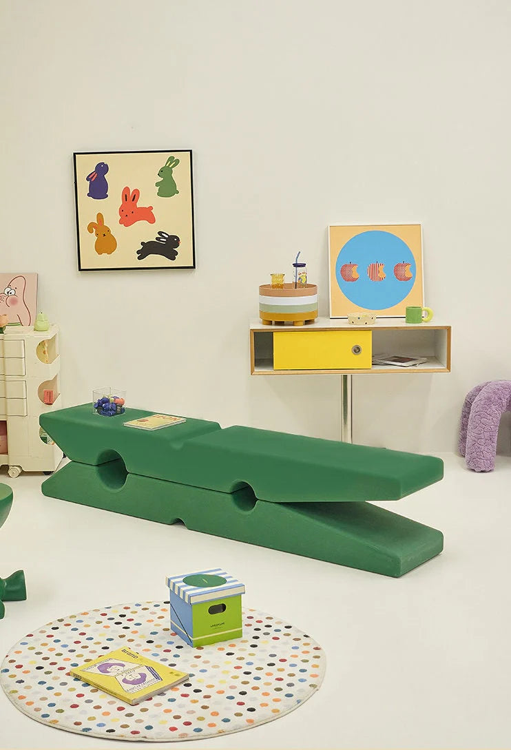 CLIP SHAPED SIDE TABLE TV STAND – Side Table / Stand