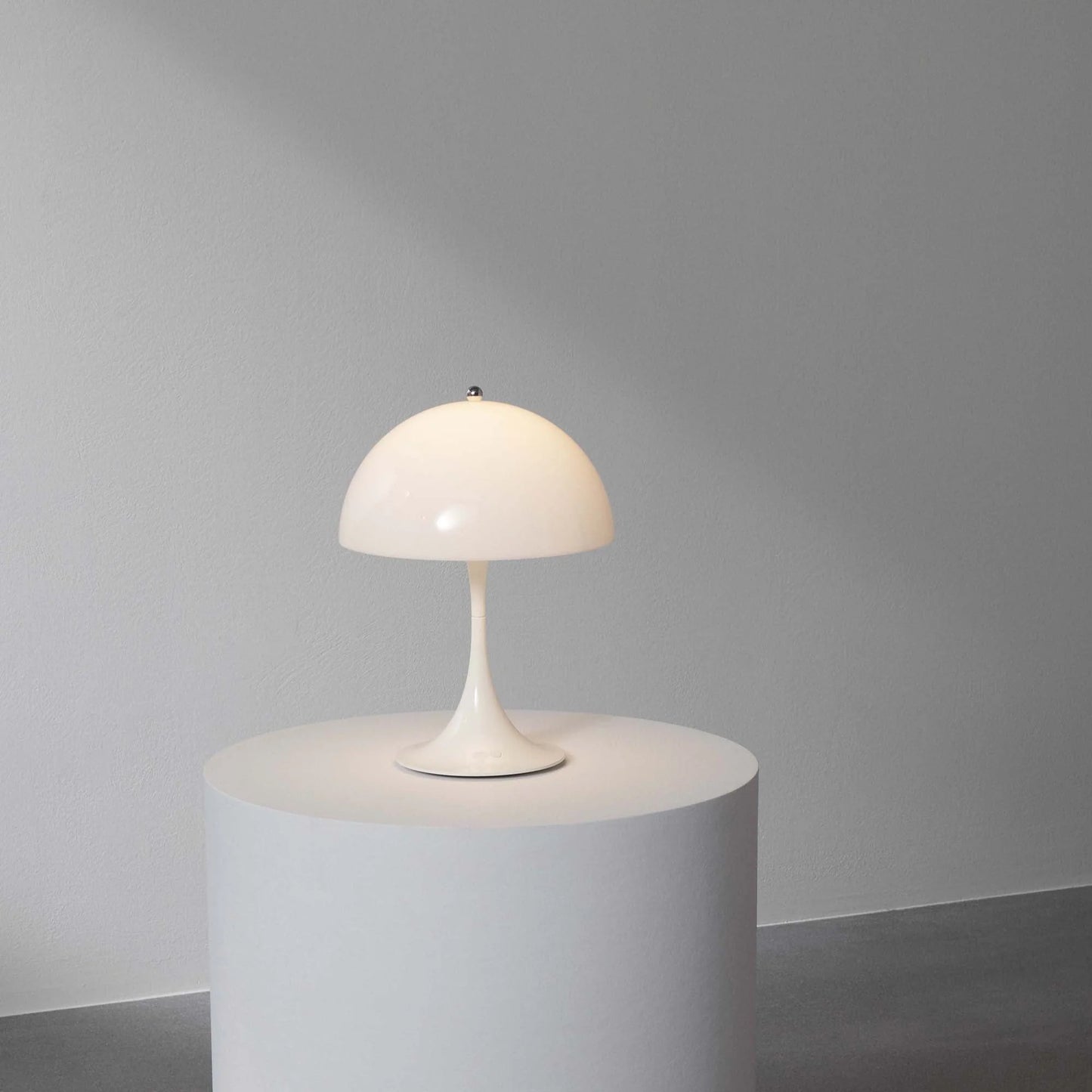 Louıs Poulsen - Panthella 250 Portable Table Lamp