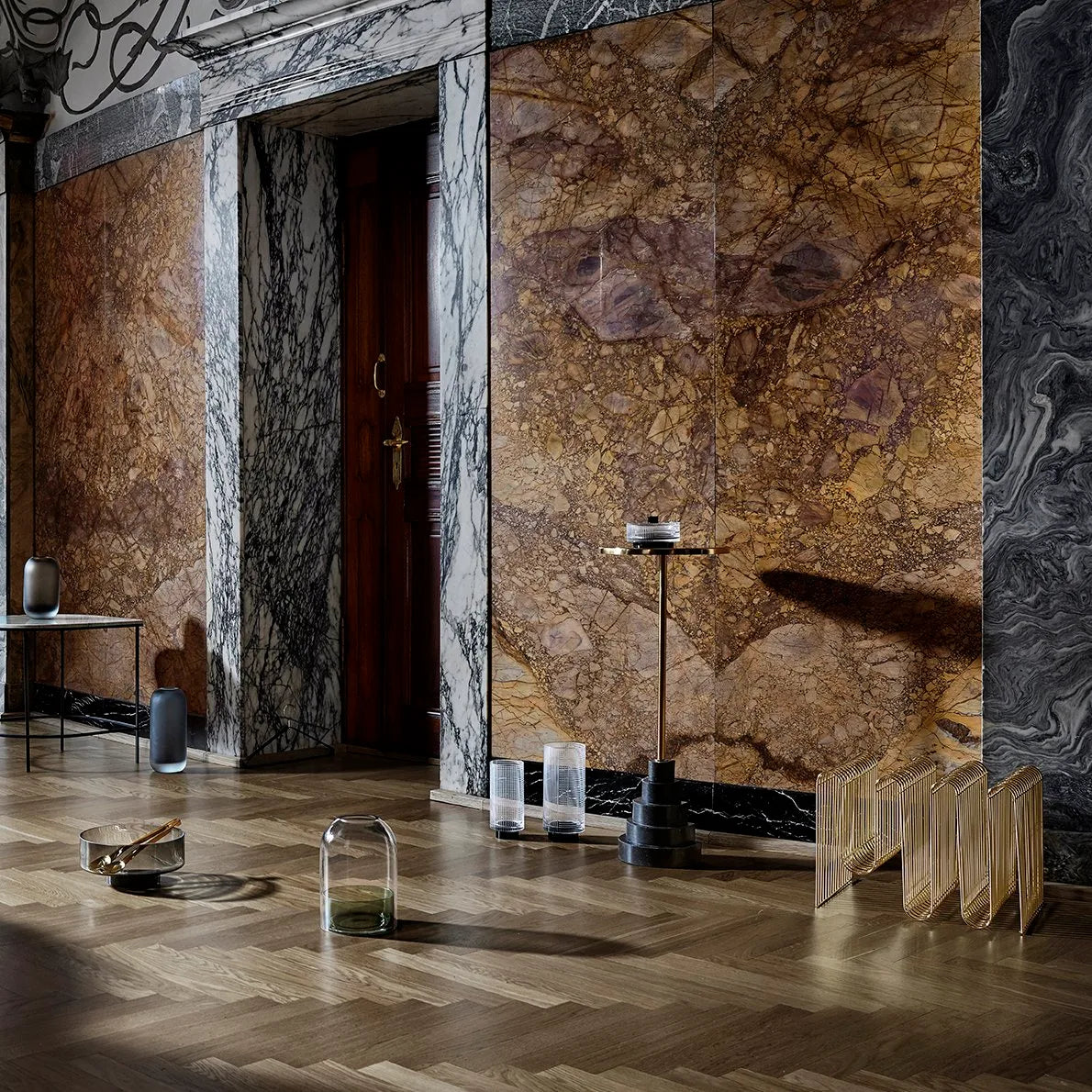 AYTM Curva - Newspaper Stand