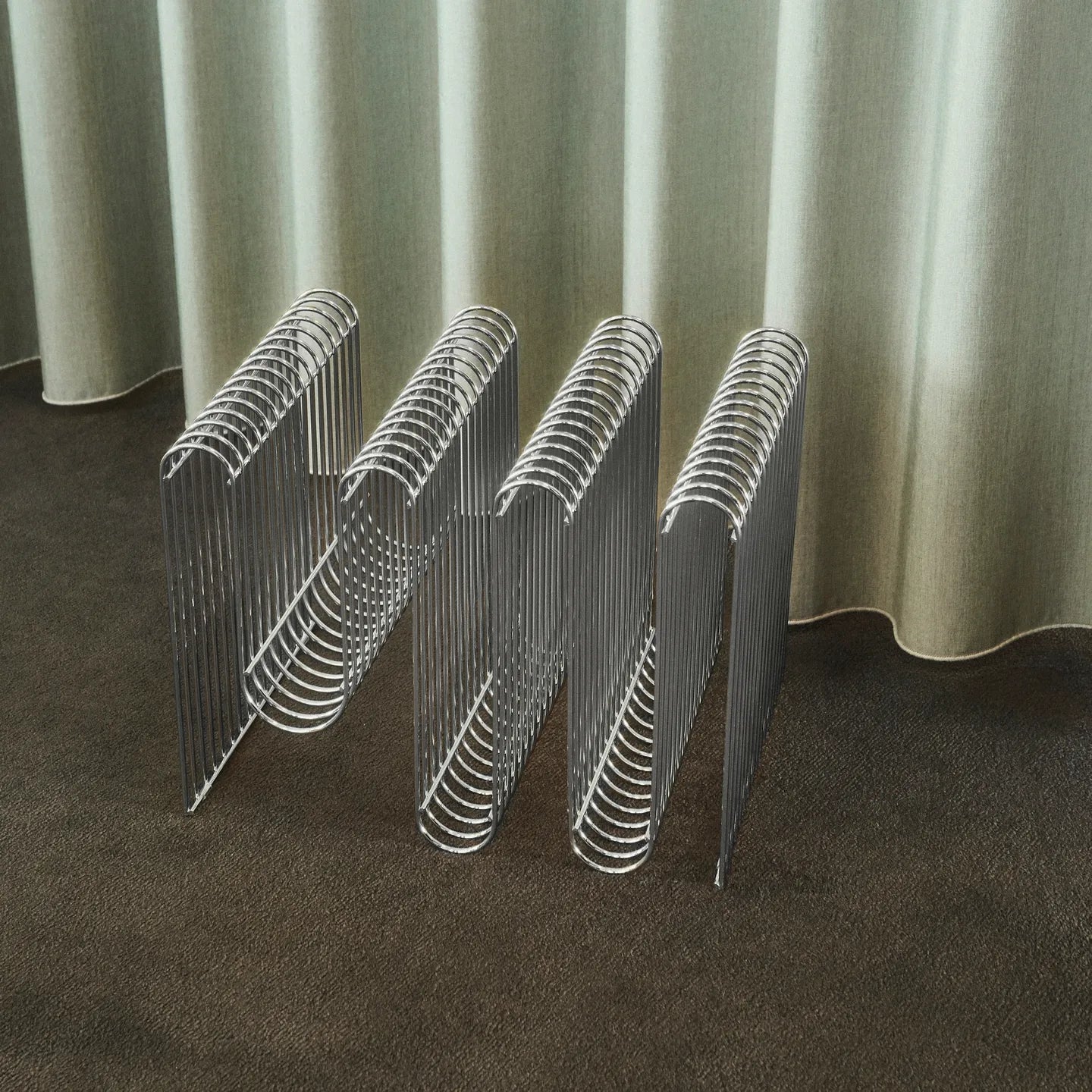 AYTM Curva - Newspaper Stand